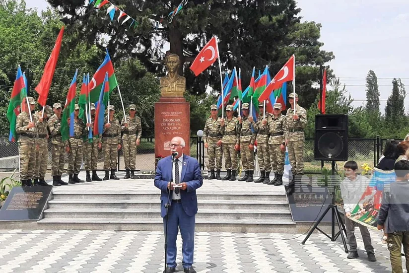 Milli Qəhrəman İsgəndər Aznaurovun büstü yenilənib