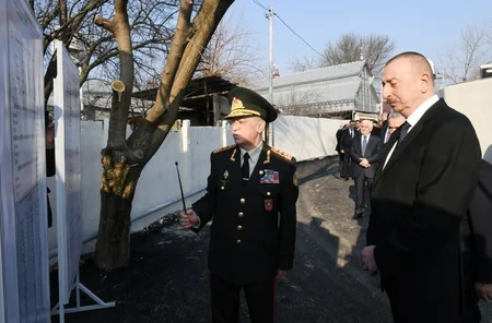 Prezident Ağsuda zəlzələnin nəticələrinin aradan qaldırılması ilə bağlı görülən işlərlə yerində tanış olub