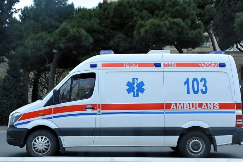 Bakıda avtomobil ahıl qadını vuraraq hər iki ayağını sındırdı
