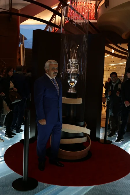 AVRO-2016 kubokunun Azərbaycan pavilyonunda nümayişindən - FOTOREPORTAJ