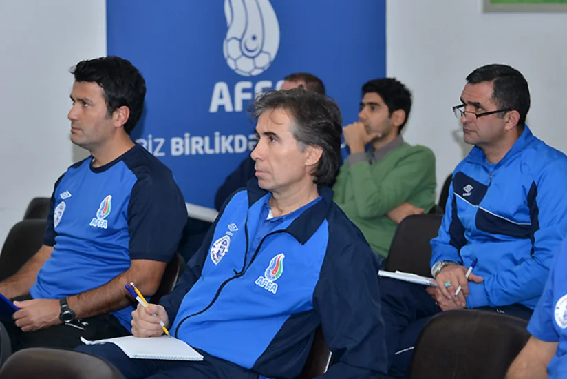 Türkiyənin ​Trabzonspor klubunun məşqçisi AFFA-nın təşkil etdiyi kursa qatılıb