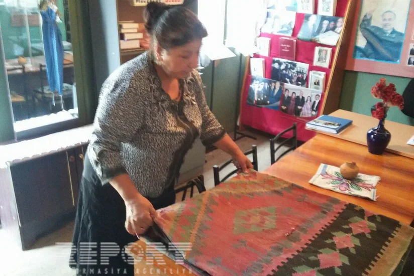 Tərtərdə zibillikdən XVIII əsrə aid kilim tapılıb - FOTO