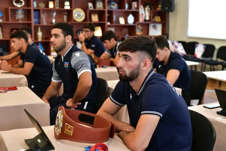 Fərid Qayıbov yarışlarda uğurla çıxış etmiş idmançılar və məşqçilərlə görüşüb