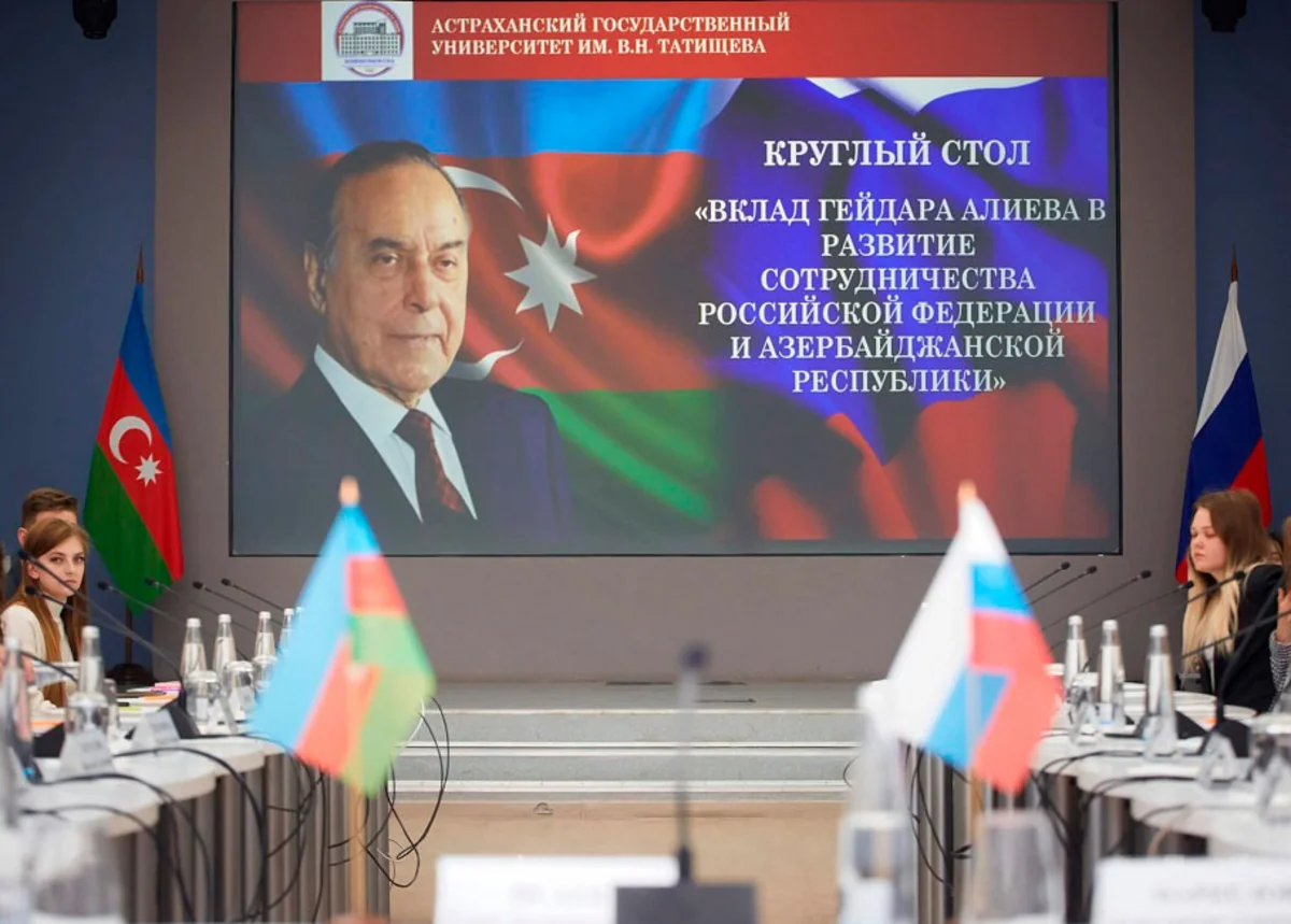 Həştərxanda Heydər Əliyevin 100 illik yubileyinə həsr olunan “dəyirmi masa” keçirilib