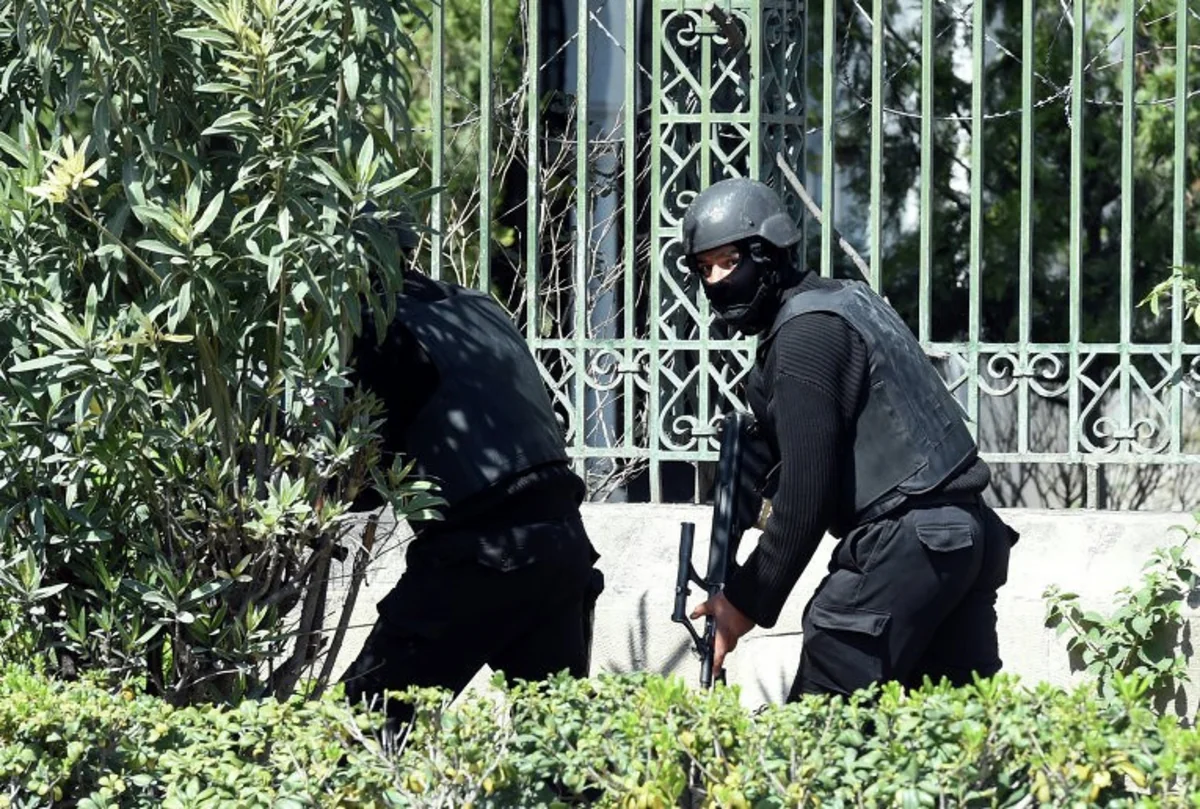 Tunisdə terror aktı nəticəsində 9 polis öldürülüb