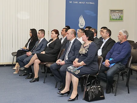 Azərbaycan Premyer Liqasında iştirak edəcək klublara lisenziyalar təqdim olunub