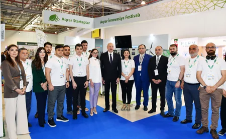 Президент и первая леди ознакомились с XVI выставкой Caspian Agro и XXVIII выставкой InterFood Azerbaijan