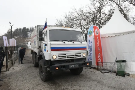 По дороге Ханкенди-Лачын беспрепятственно проехали 78 автомобиля российских миротворцев