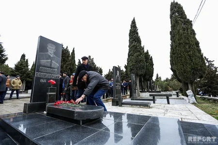 Futbol ictimaiyyəti “Neftçi”nin əfsanəvi futbolçusu Anatoli Banişevskinin məzarını ziyarət edib