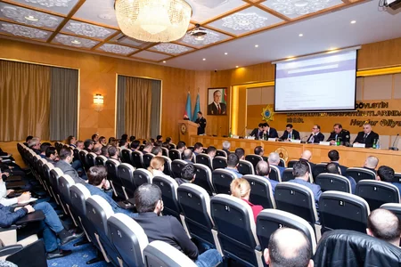 DGK-da Yaşıl dəhliz buraxılış sistemindən istifadə edən sahibkarlarla görüş keçirilib