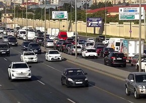 Bakının bir sıra yollarında tıxac yaranıb