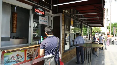 Bilmirəm bu dönər eşşək ətindəndir, yoxsa at... - VİDEOREPORTAJ