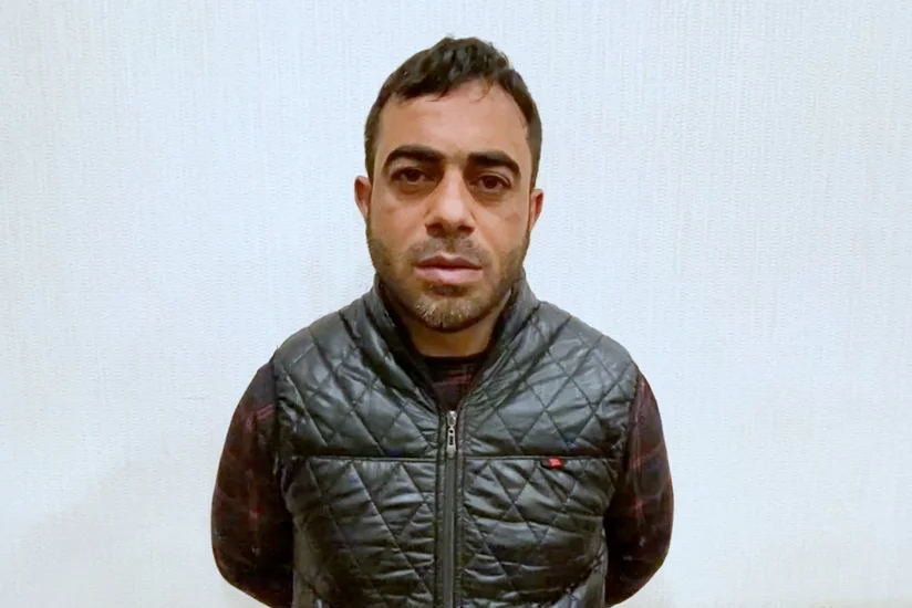 Bakıda bankomatların qarşısında təqaüdçülərin kartından pul ələ keçirən şəxs tutulub