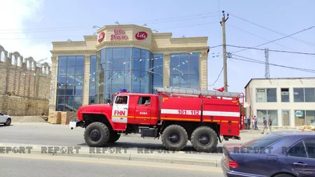 Qubada böyük ərzaq mağazasında yanğın baş verib - VİDEO