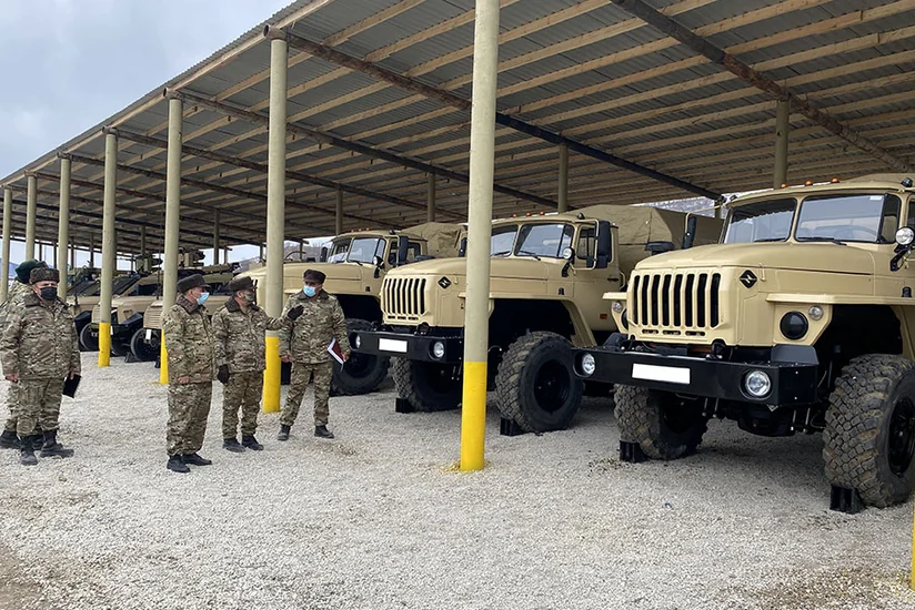 Закир Гасанов осмотрел построенные в Лачыне новые воинские части