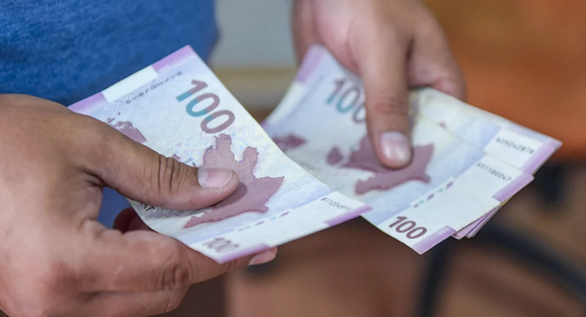 Среднемесячная зарплата в Азербайджане вновь начала расти