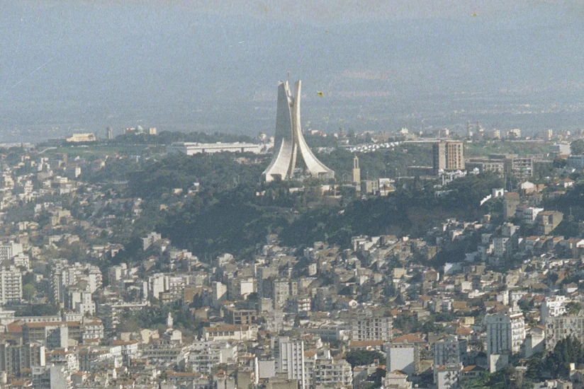 Правительство Алжира ушло в отставку