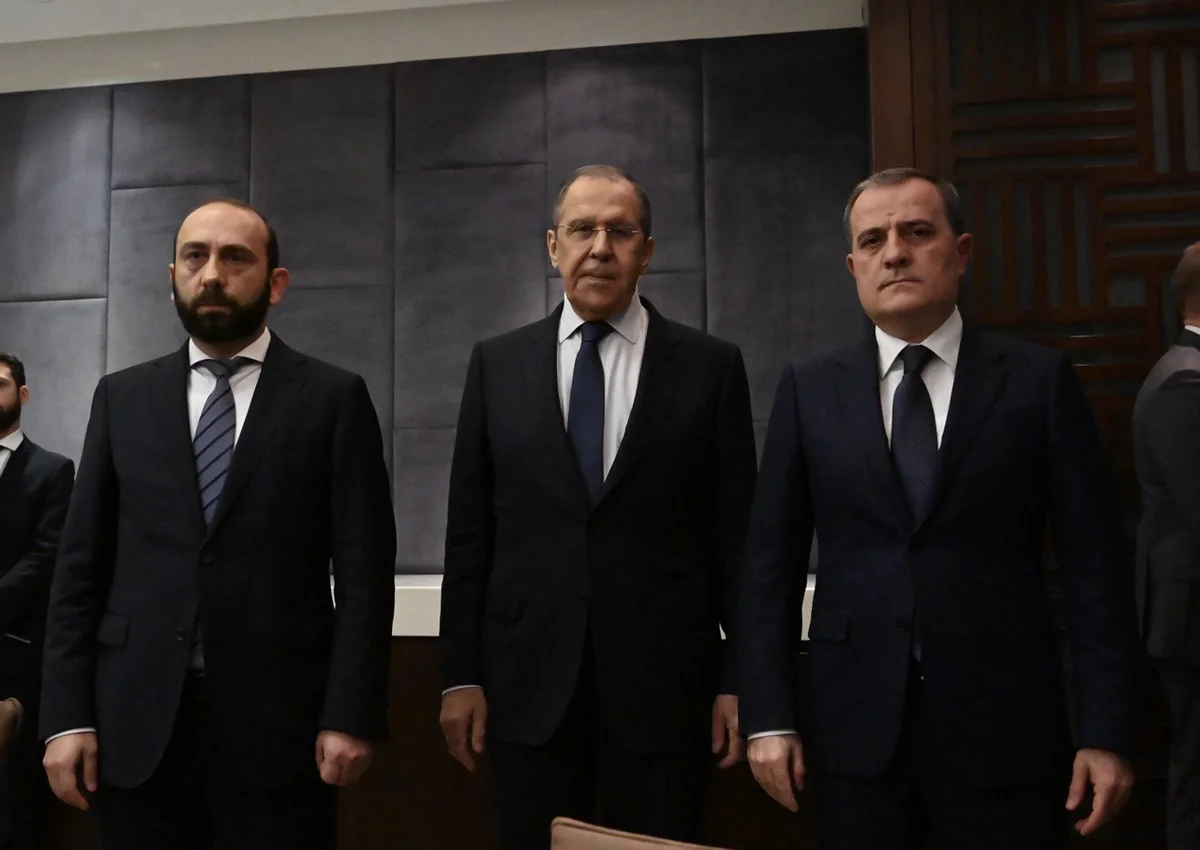 В Сочи проходит встреча глав МИД Азербайджана, России и Армении