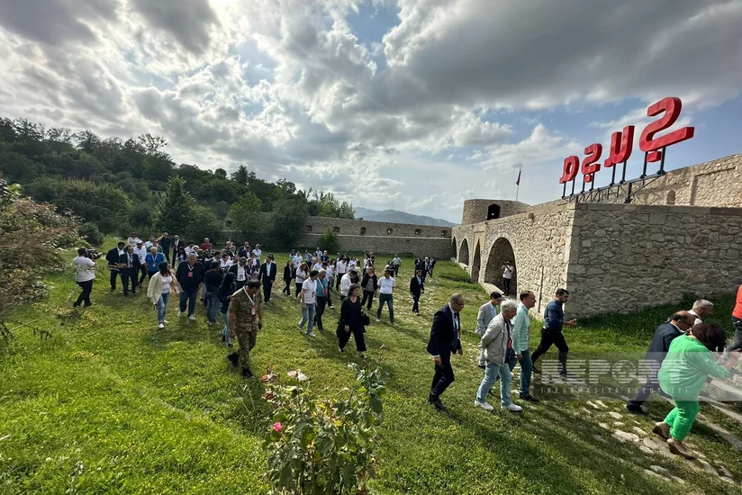 Qlobal Forumun iştirakçıları Şuşanın tarixi məkanları və əsrarəngiz təbiəti ilə tanış olublar