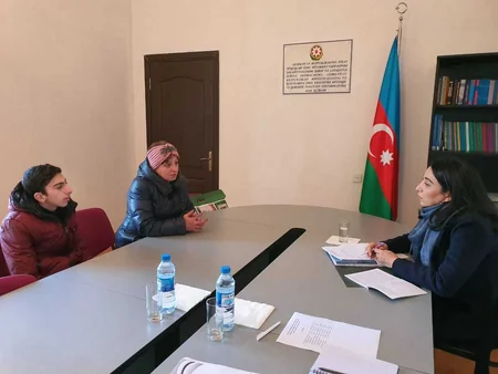 Ombudsman Qubada vətəndaşları qəbul edib, uşaq müəssisəsinə baş çəkib