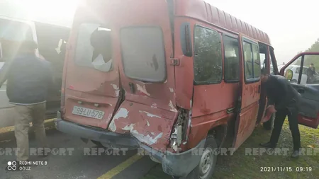 Oğuzda iki mikroavtobus toqquşub, xəsarət alanlar var