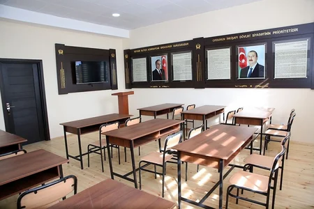 Presidential Aide, Defense Minister inspect newly-constructed foremost military unit  VIDEO