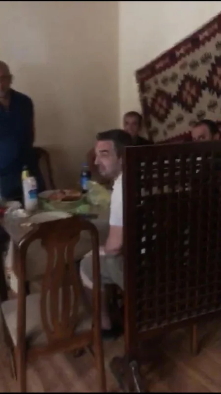 Bakıda karantini pozan kafenin icarədarı cəzalandırıldı