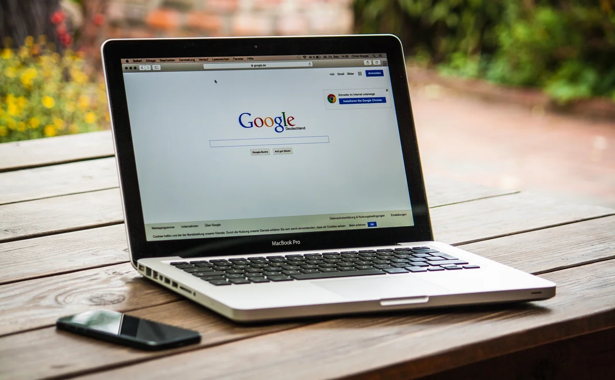 Google задумался о более заметном дизайне для новостей в поиске