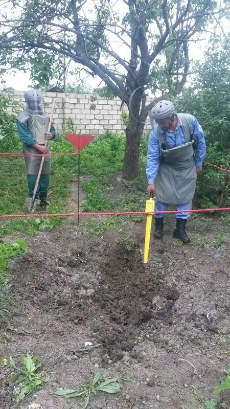 Tərtər icra nümayəndəliyinin həyətyanı sahəsində top mərmisi aşkar edilib