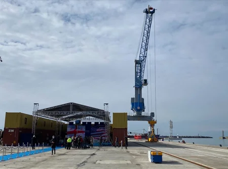 Poti dəniz limanında yeni terminal açılıb