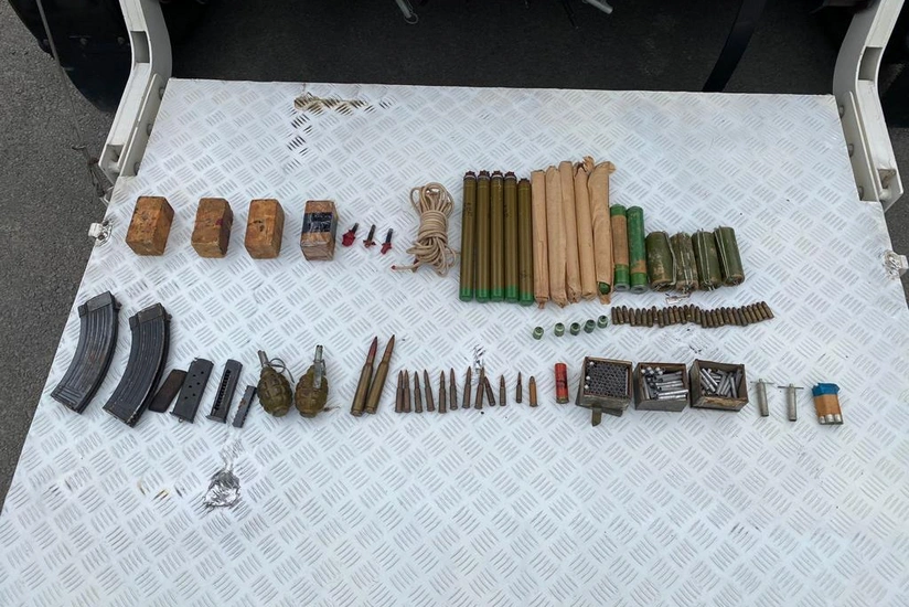 Bakıda avtomat, qumbara, siqnal minaları və sursat tapılıb