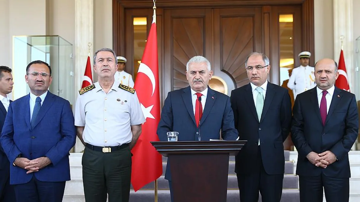 Binəli Yıldırım girovluqdan azad edilən Baş Qərargah rəisi ilə birlikdə mətbuat konfransı keçirib