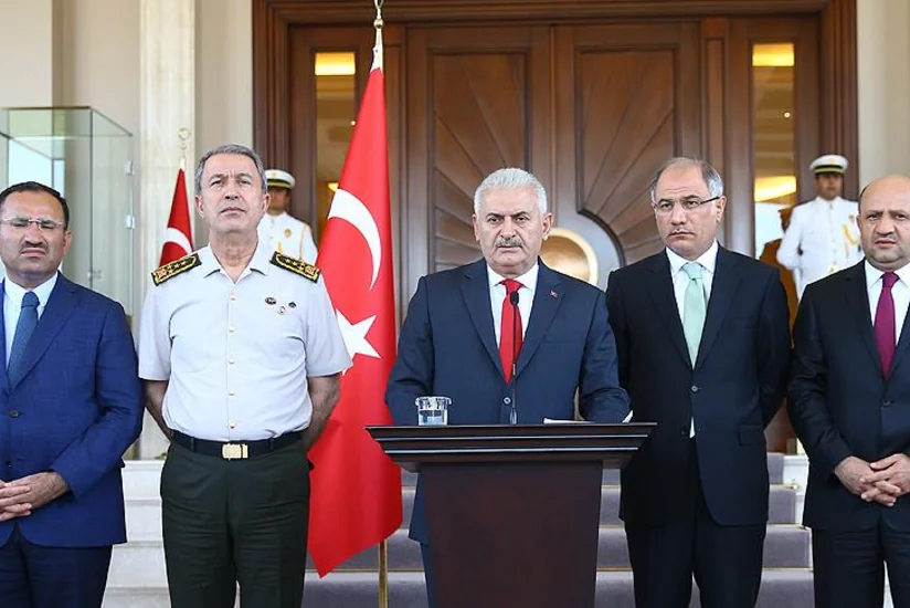 Binəli Yıldırım girovluqdan azad edilən Baş Qərargah rəisi ilə birlikdə mətbuat konfransı keçirib