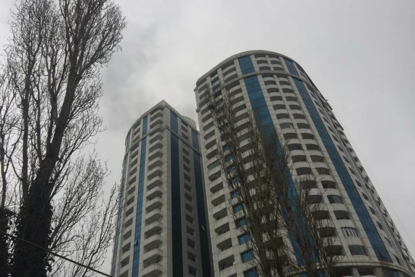 Пожар в новостройке в Баку потушен