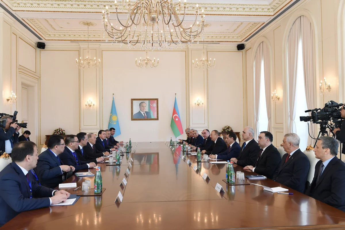 Azerbaijani and Kazakh presidents hold expanded meeting