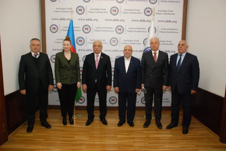 Türkiyənin həmkarlar təşkilatı Azərbaycanın şəhid ailələrinə maddi yardım ayırıb