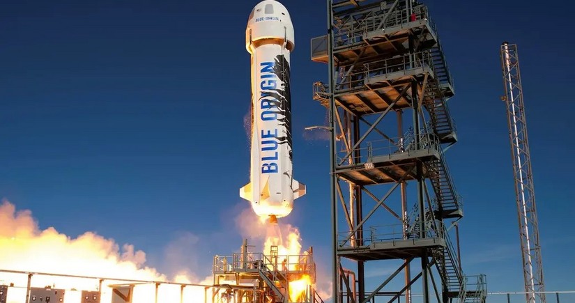 Ракета компании Blue Origin с туристами совершила успешный суборбитальный полет