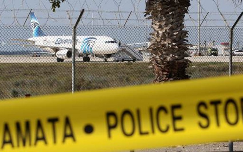 Kipr XİN: EgyptAir təyyarəsini qaçıran şəxs saxlanılıb - VİDEO