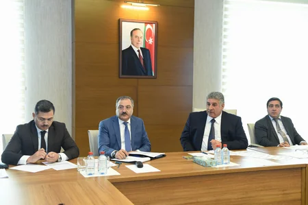 Azad Rəhimov vətəndaşlarla görüşüb