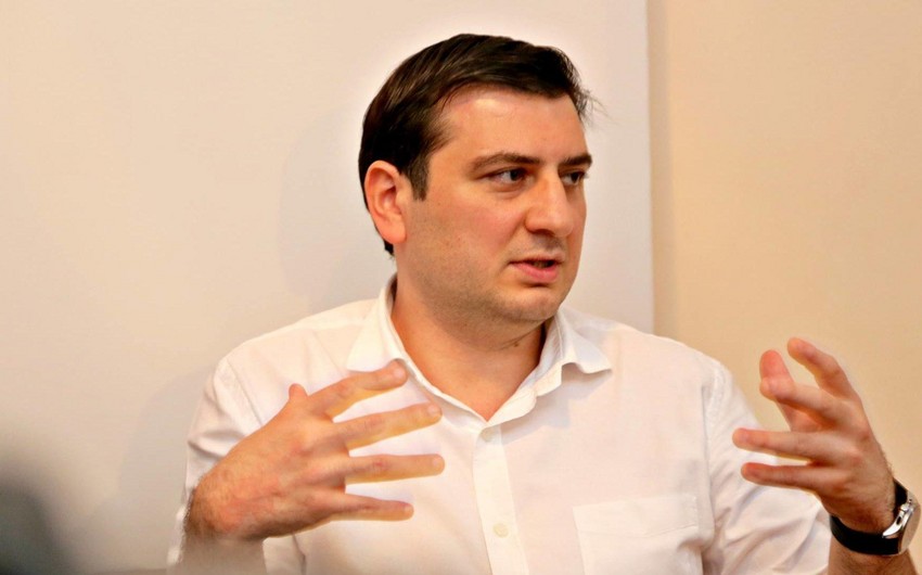 Azər Qasımlının məhkəməsi başlayıb