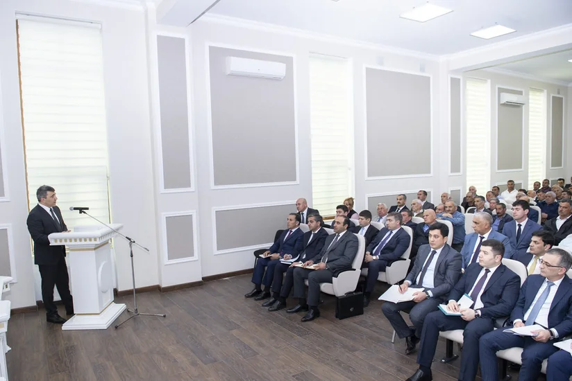 Kənd Təsərrüfatı naziri İnam Kərimov Ağsuda fermerlərlə görüşüb