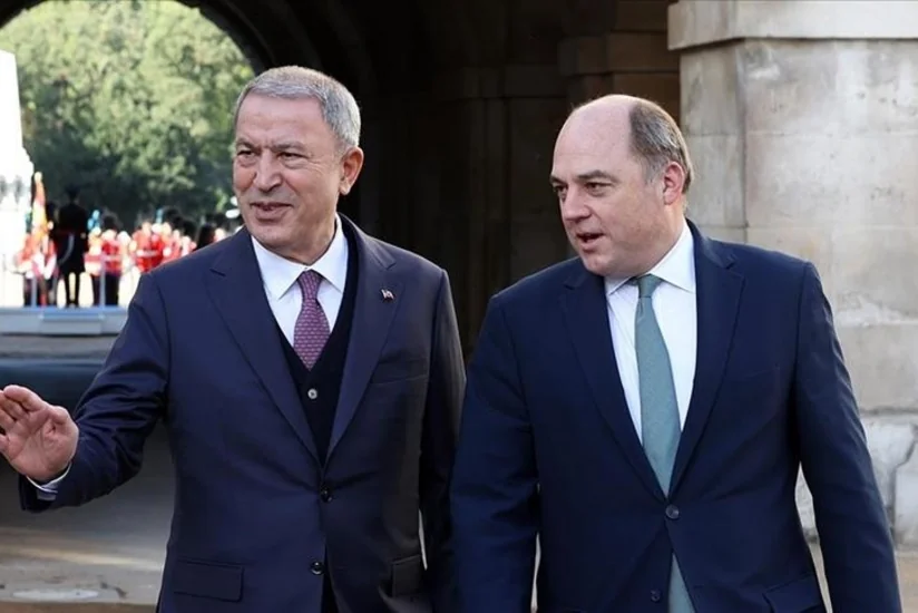 Главы оборонных ведомств Турции и Британии обсудили связи в сфере безопасности