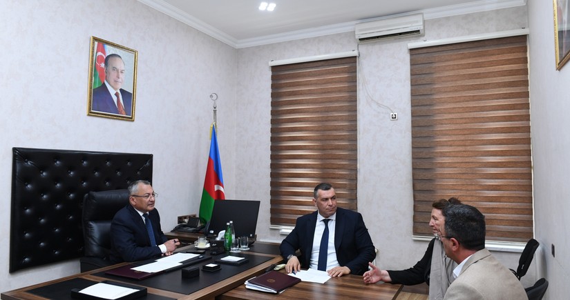 Rövşən Rzayev vətəndaş qəbulu keçirib