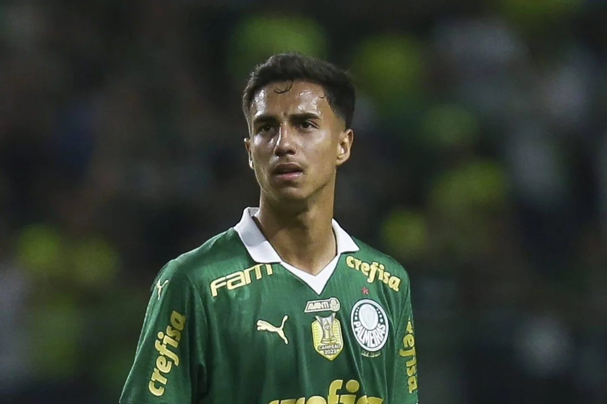 Arsenal və Çelsi 18 yaşlı müdafiəçini transfer etmək istəyir