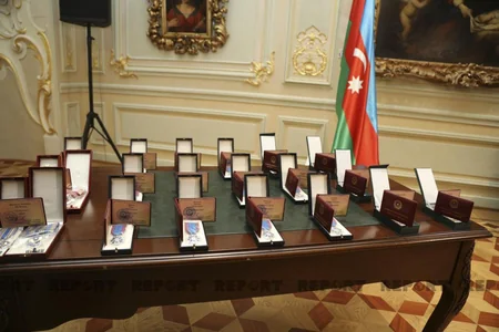 Flora Kərimova, Xuraman Qasımova və digər incəsənət xadimlərinə Prezident təltifləri təqdim olunub