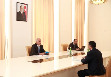 İqtisadiyyat naziri Göygöldə vətəndaşları qəbul edib