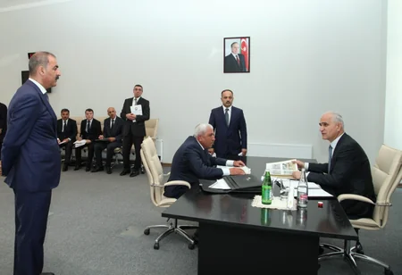 ​İqtisadiyyat və sənaye naziri Şəkidə vətəndaşları qəbul edib