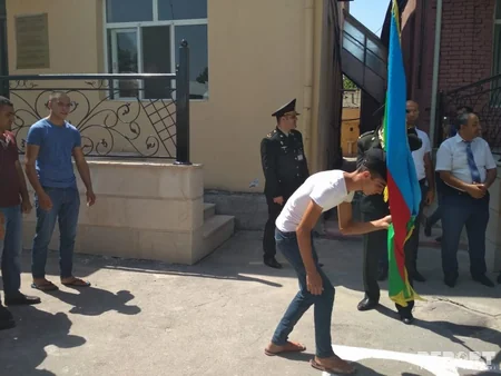 Bərdədə çağırışçı gənclər hərbi xidmətə yola salınıb - FOTO