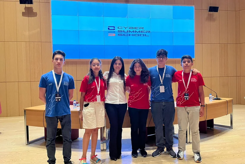 Дети шехидов приняли участие в Международной летней кибер-школе