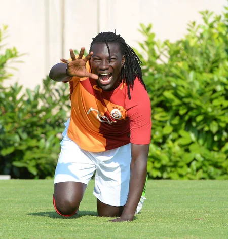 “Qalatasaray” Bafetimbi Qomislə müqavilə bağlayıb
